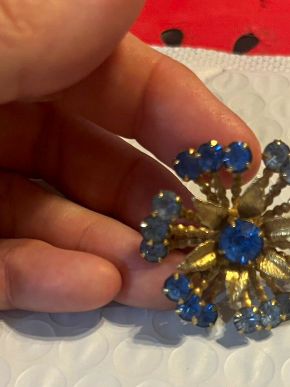 Gold-Tone Blue Round Rhinestone Flower Brooch Pin Metal Flowers & Plants